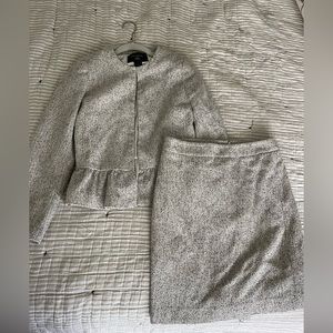 Ann Taylor skirt suit. Top 2P bottom 4P